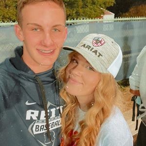 Meet your Posher, Adalee